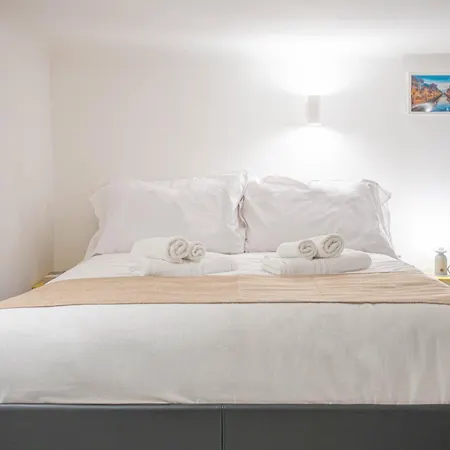 Apartamento Metro Yellow *